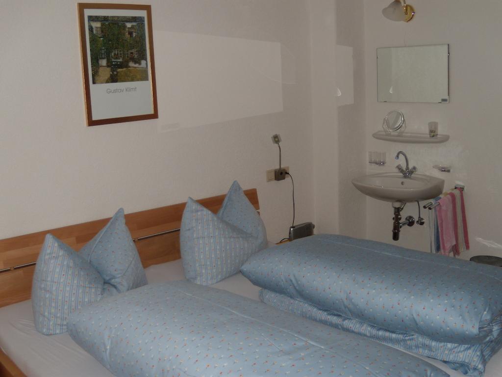 Ferienwohnung Rottensteiner Sybille Inclusiv Sommercard Jerzens Bilik gambar